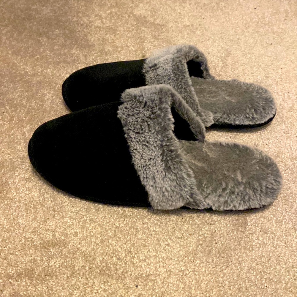 Black Charter Club slippers, Size 9 in women’s